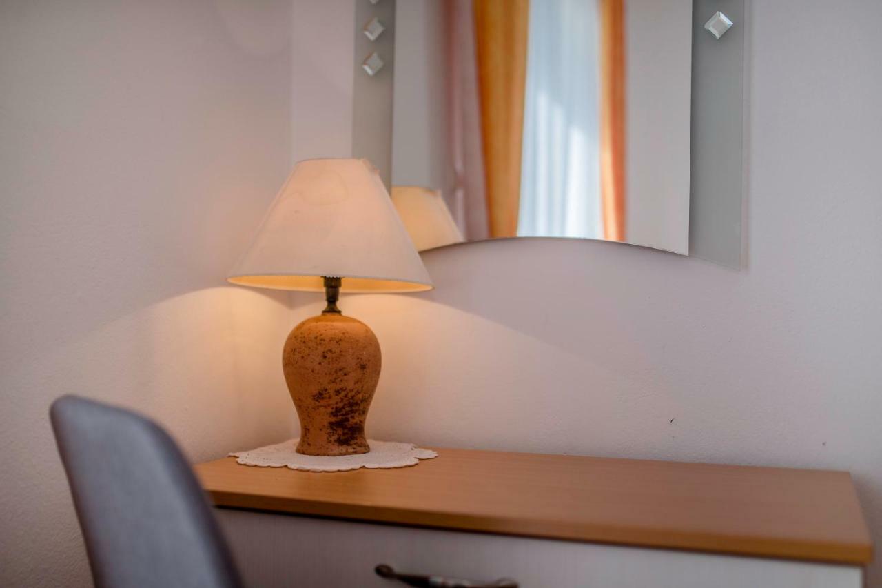 Lili Rab Lejlighed Rab Town Eksteriør billede